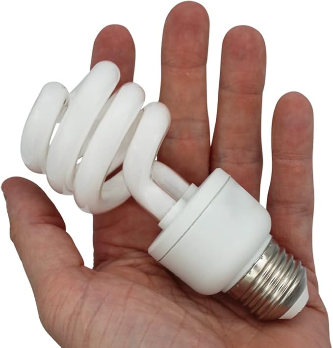 lumenivo UVB Reptile Light 15W 10.0 Desert Terrarium UVB Bulb for Bearded Dragon, Dwarf Monitors, Veiled Chameleons - Simulates UVB from The Sun to Help in Calcium Absorption - 120V - 1 Pack